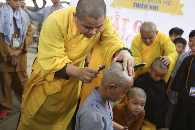 The 2nd Day of Summer Retreat for Children in Dong Cao pagoda
